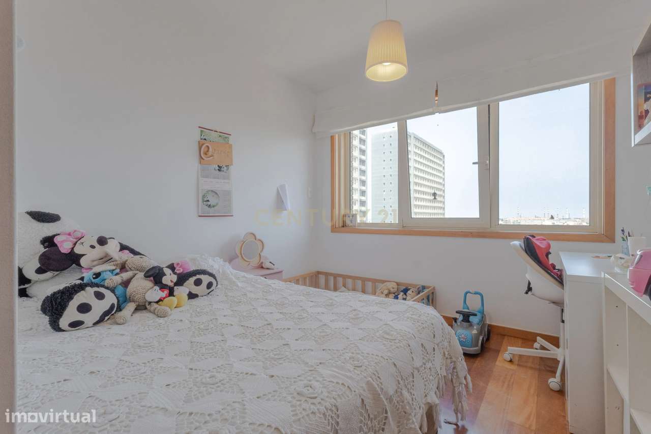 T2 com 2 Suites | Último Piso | Condomínio com Piscina-16