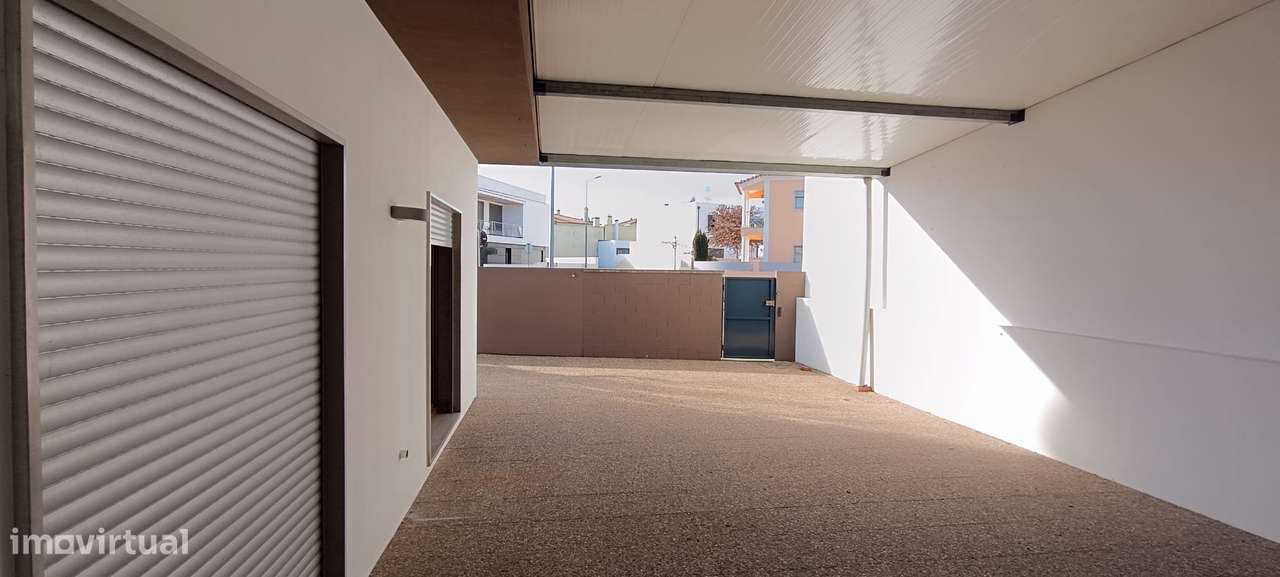 Moradia T4 Isolada na Urbanização do Bonito – Entroncamento-33