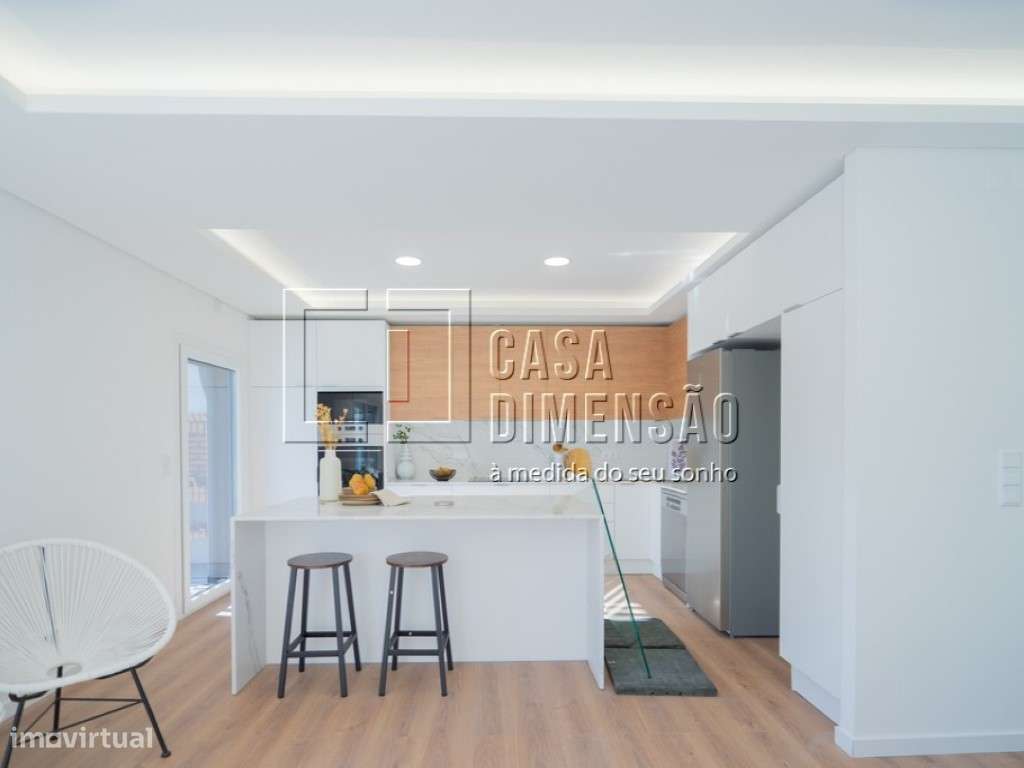 Moradia de tipologia T4+2 na melhor zona da Sobreda, com Piscina, G...-19