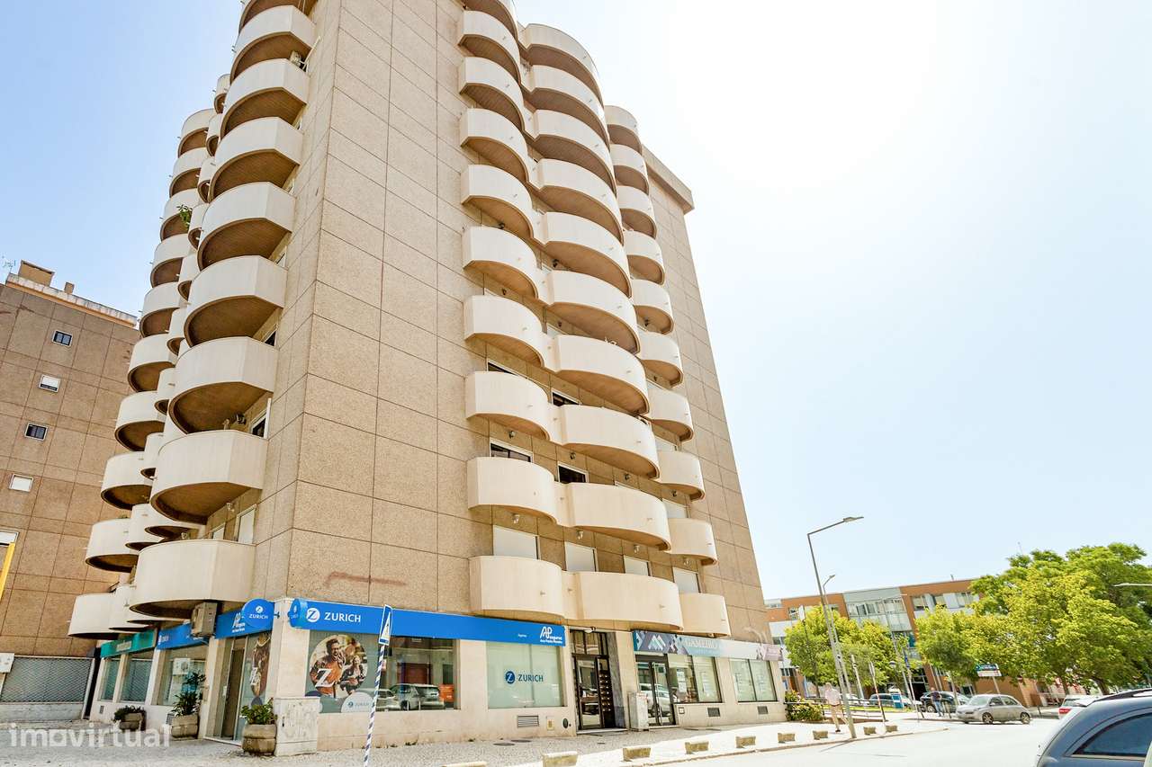 T4 com 184 m², garagem,  varandas e espaço para toda a família-26