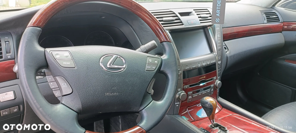 Lexus LS 460 - 13