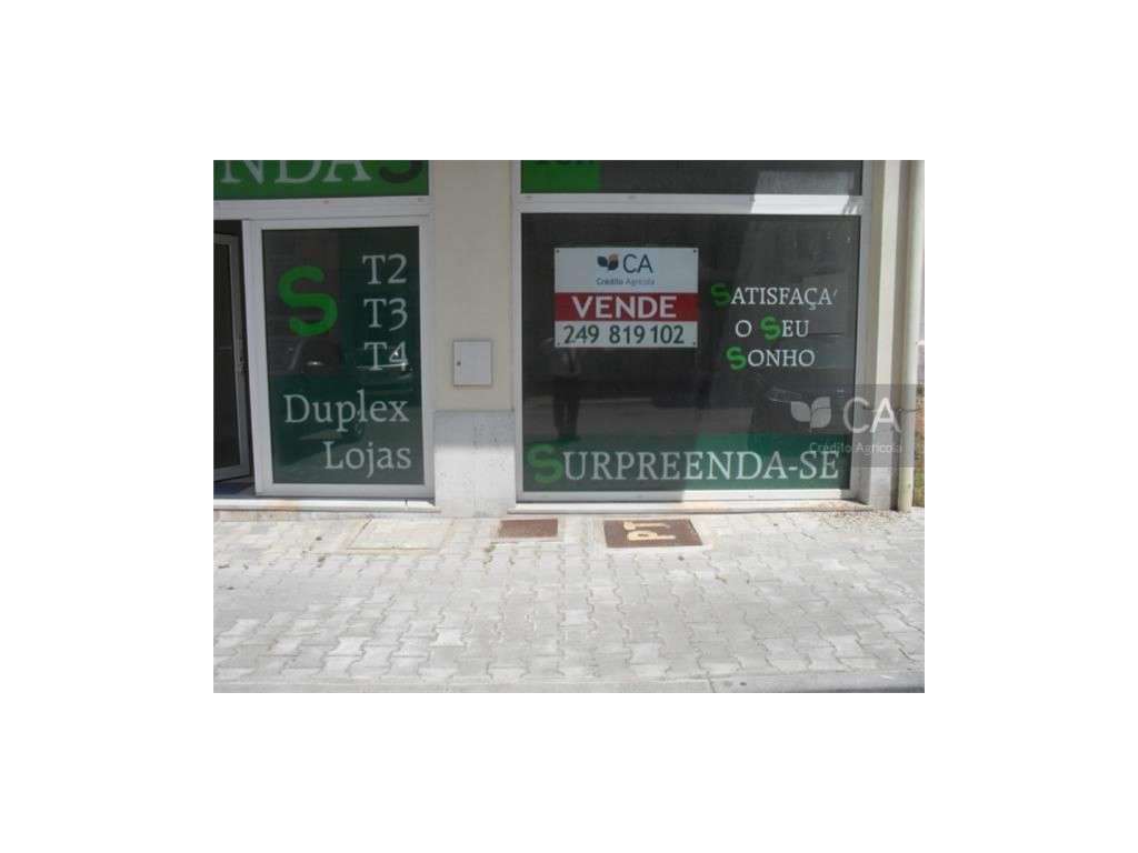 Fracção destinada a comércio - Grande imagem: 2/2