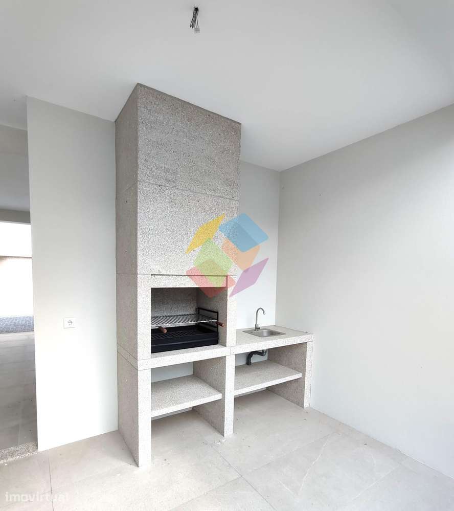 Magnífica Moradia T3 +1 em Stª. Maria da Feira-54