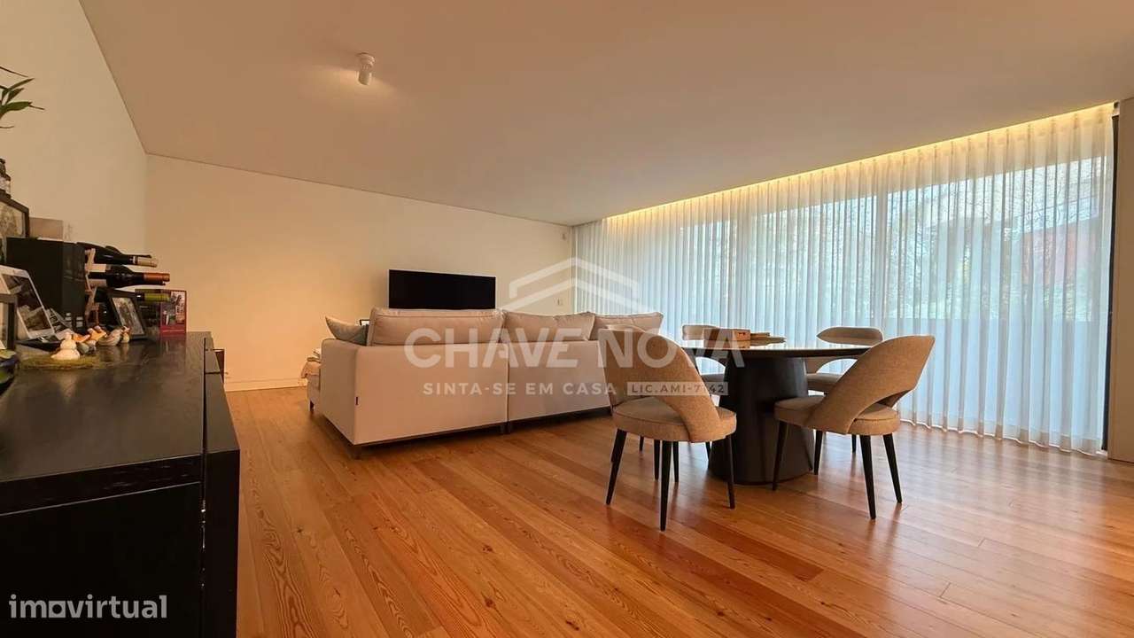 Apartamento t2 à venda na Rua António Bessa Leite-5