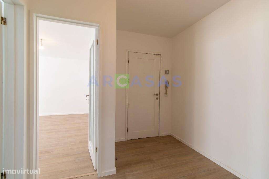 Apartamento T3  com varanda e lugar de garagem em Baguim do monte, Gon-9