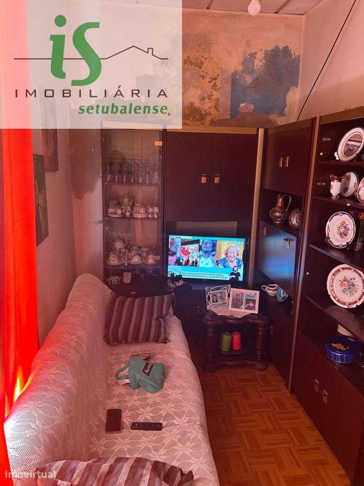 CONJUNTO DE DUAS MORADIAS PARA VENDA EM SETÚBAL (ZONA CENTRAL - (PRÓ-5