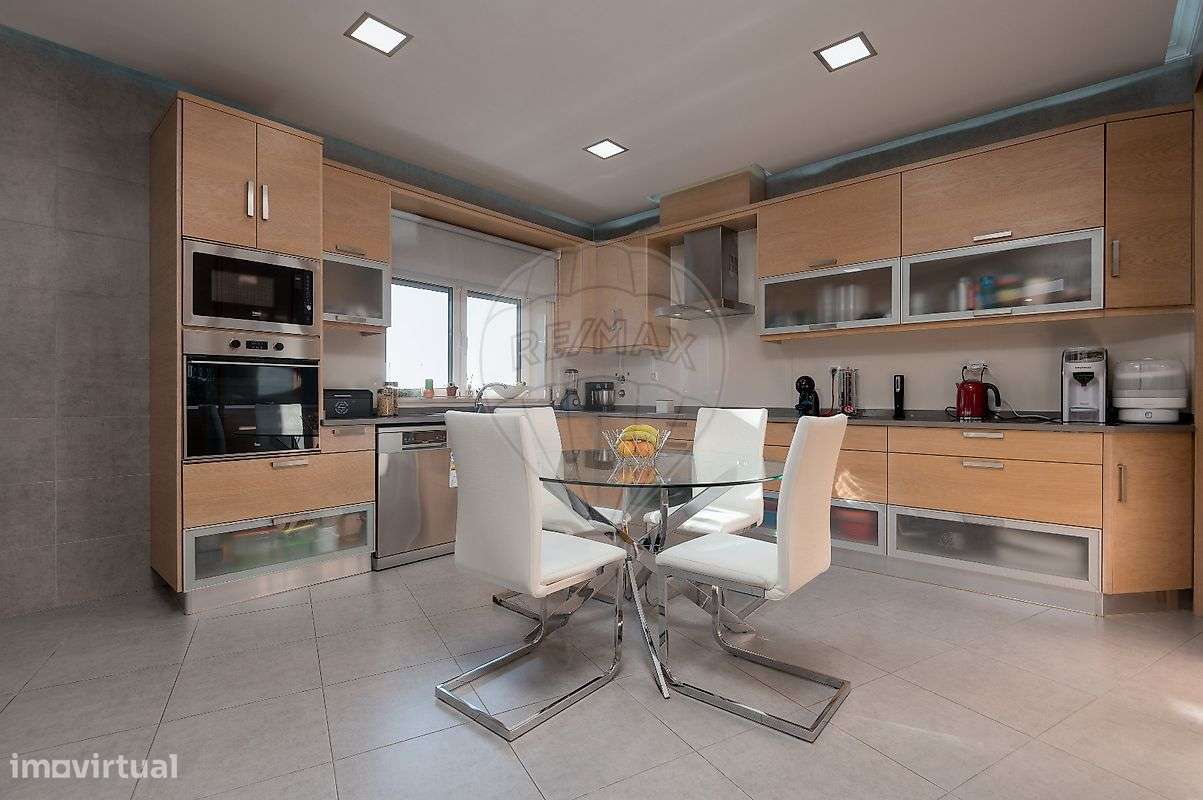 Moradia T4 para venda-12