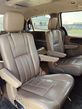 Chrysler Town & Country - 9