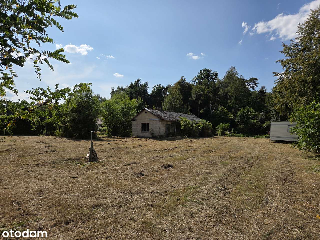 Atrakcyjna, uzbrojona działka pod budowę domu z prywatnym lasem-11