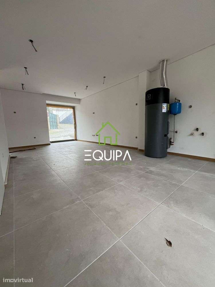 Andar Moradia T2 Rés do Chão Gondomar, Guimarães-4