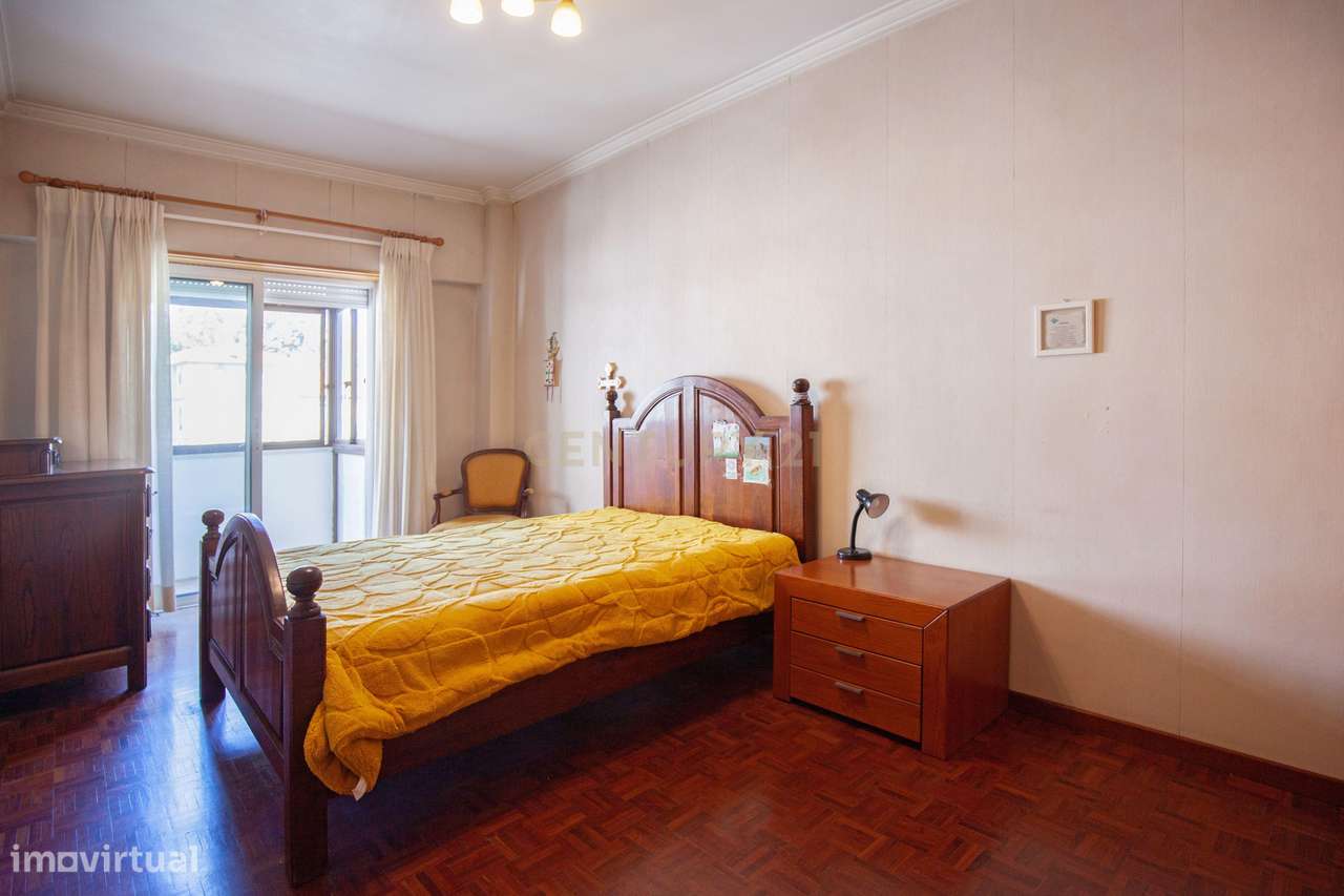 T3 com luz todo o dia - Estrada de Benfica - Grande imagem: 5/18