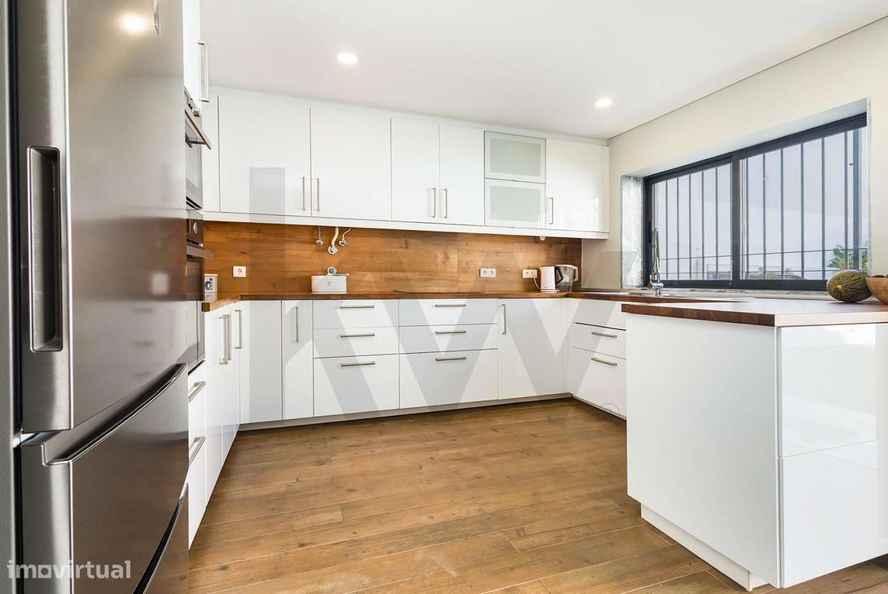 Moradia T3+1 Geminada Multipisos com Garagem e Piscina em Queluz de Ba - Grande imagem: 5/25