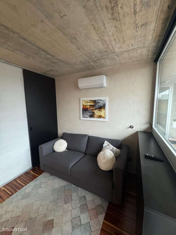 Apartamento com 1 quartos - localizado em Paranhos Porto - Grande imagem: 3/25