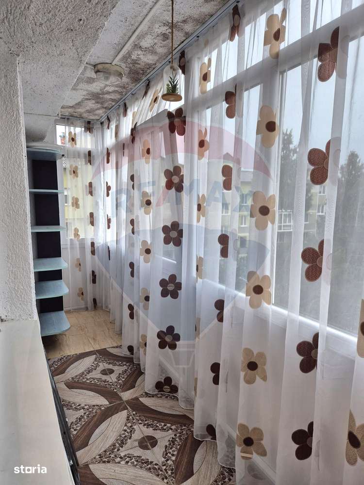 Apartament cu 4 camere de vânzare în zona Central - Imagine principală: 4/13