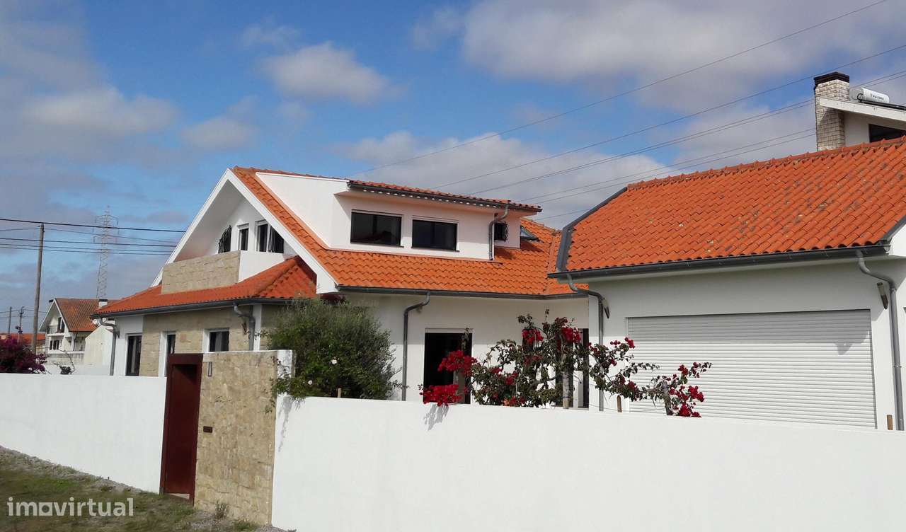 Moradia T3+1 Renovada com Vista Mar | Esmoriz-36