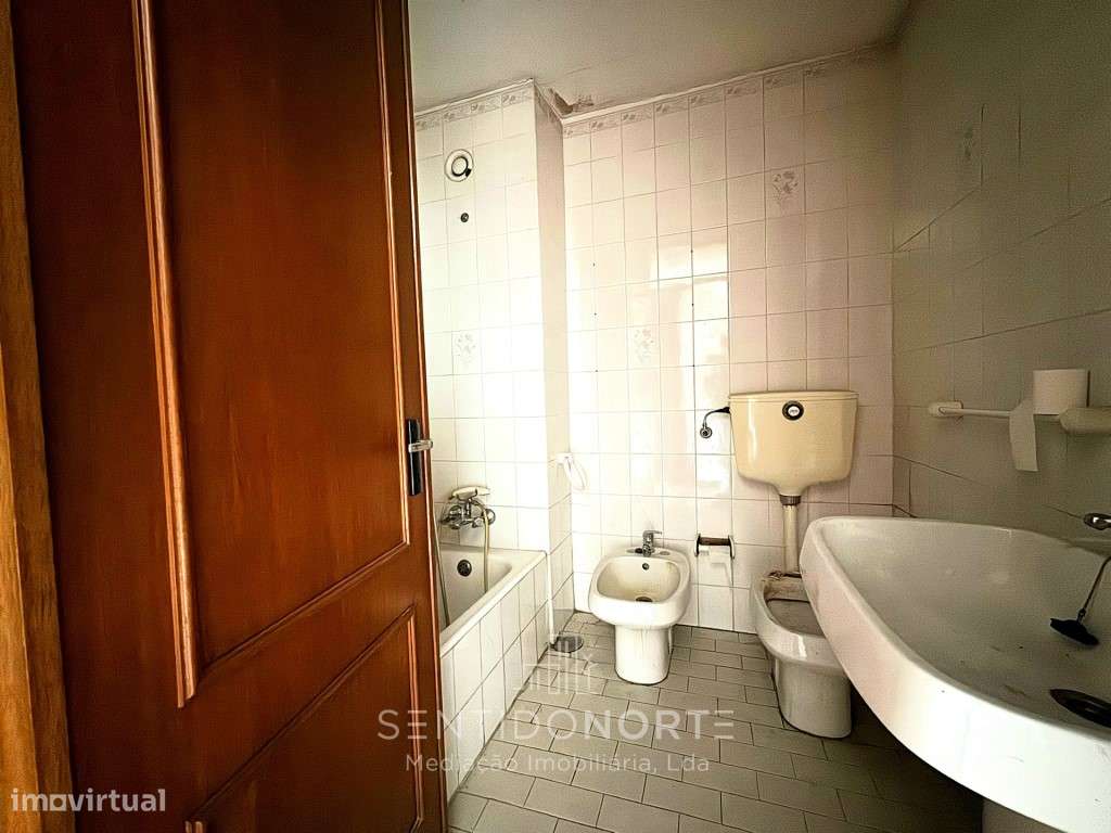 Apartamento T1+1 junta de Freguesia Lordelo-6