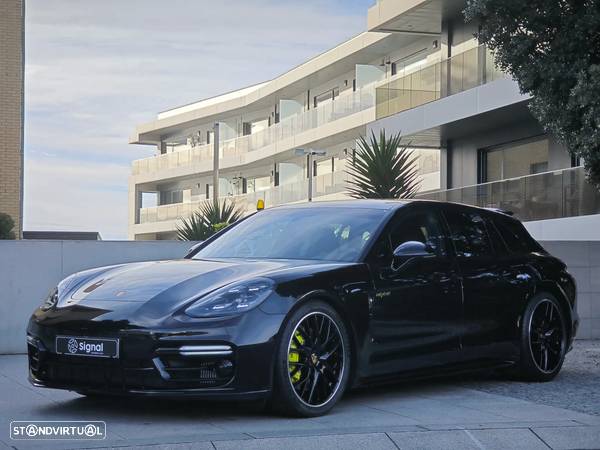 Porsche Panamera Sport Turismo 4 E-Hybrid - 1