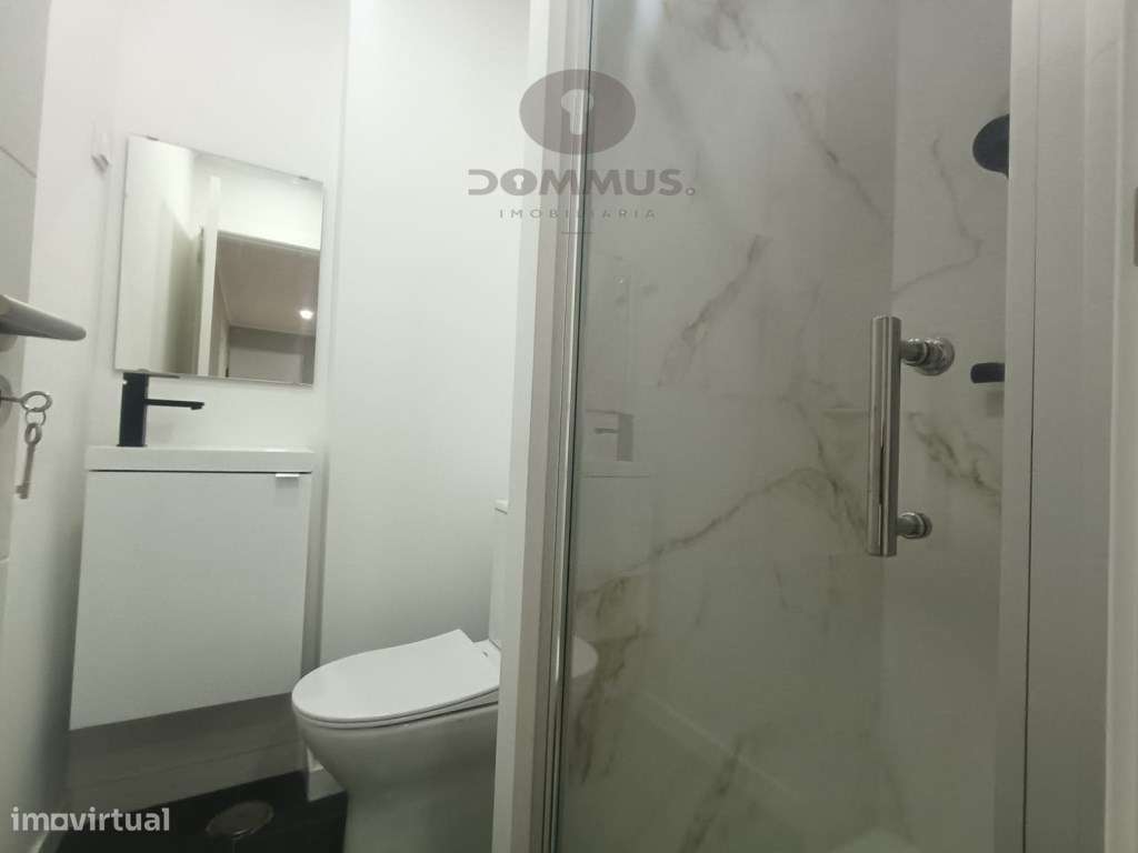 Apartamento T4 Totalmente Remodelado na Damaia-20