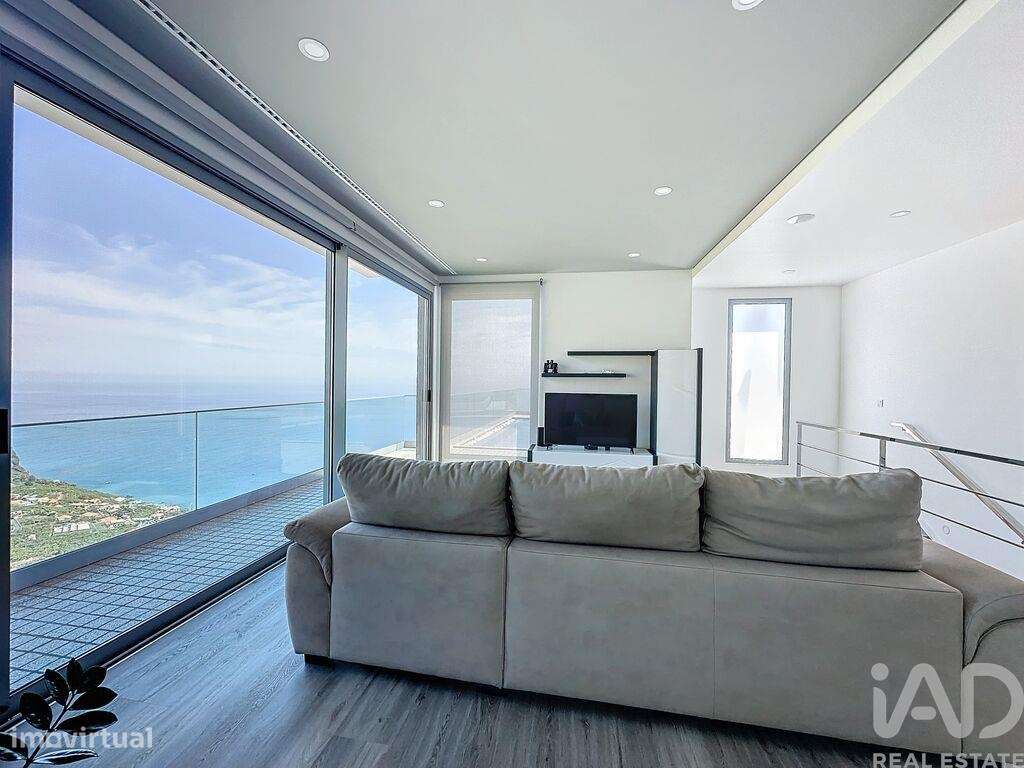 Casa / Villa T2 em Arco da Calheta de 146,00 m2 - Grande imagem: 3/27