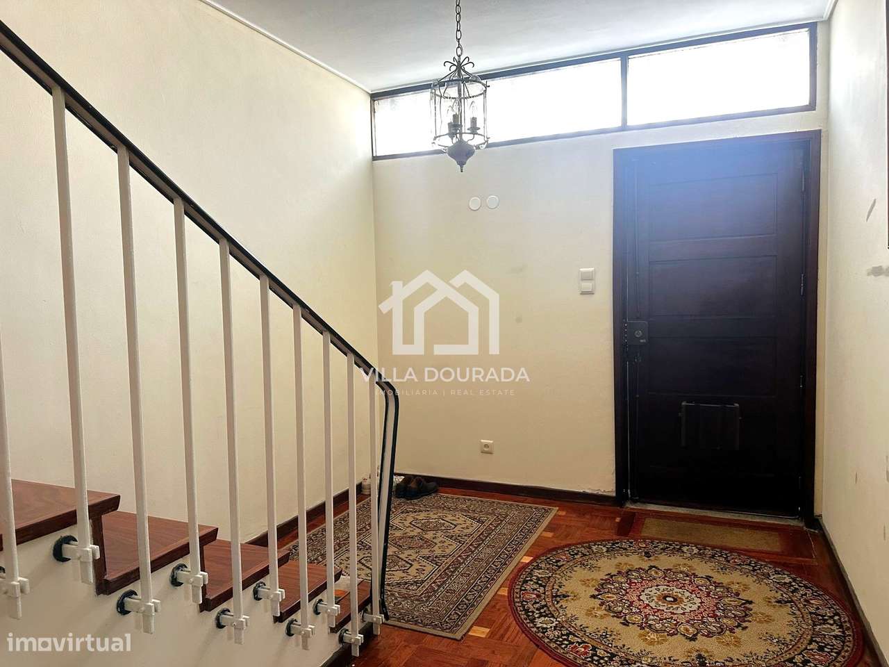 Moradia de 3 pisos em Campanhã, Porto: Espaço, conforto e localização-13