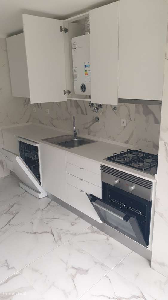 T1 com 70m², cozinha equipada e localização privilegiada a não perder - Grande imagem: 4/11