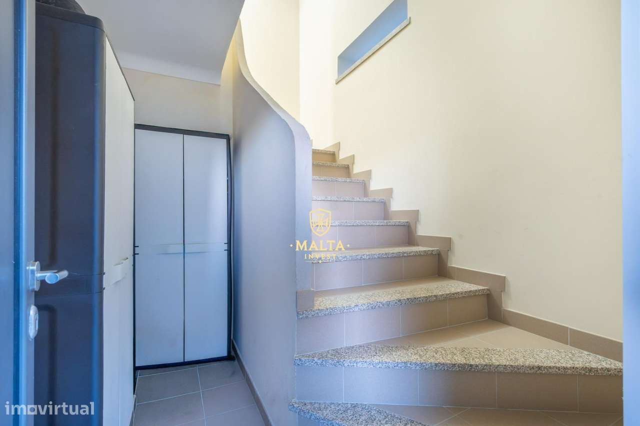 Moradia Bifamiliar com 3 Pisos no Centro de Fão – Esposende-25