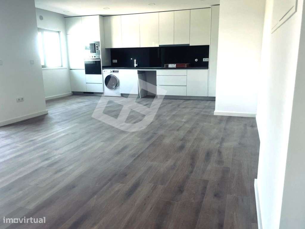 Apartamento T2 c/ Varandas - Localizado no centro de Aveiro - Grande imagem: 5/26