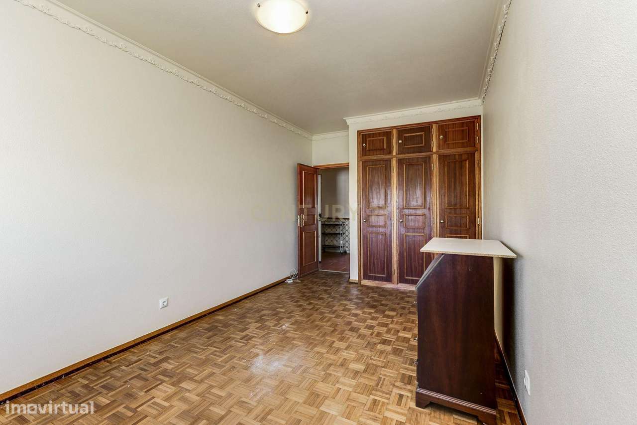 Apartamento T1 com garagem  e vista deslumbrante sobre Monsanto - Grande imagem: 3/20