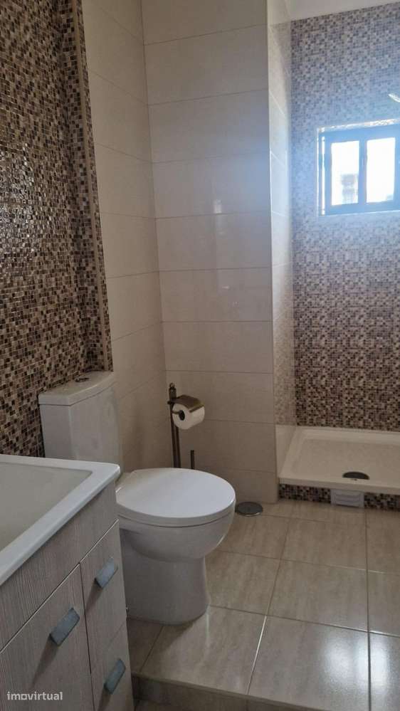 T3 - Avenida Jaime Cortesão - 2 Varandas e Parqueamento-18