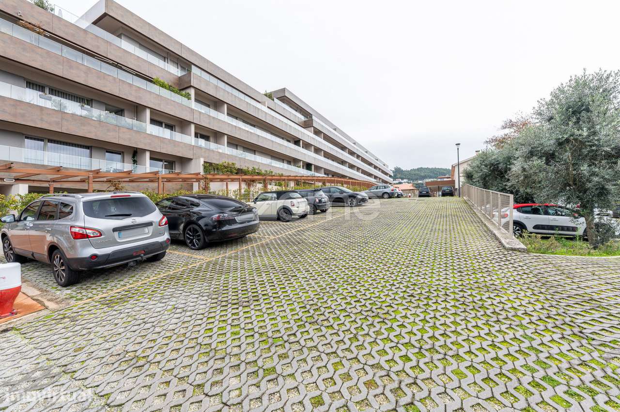 T2 com Varanda, Lugar Garagem, em Condomínio Jardins -Centro de Viz... - Grande imagem: 2/40