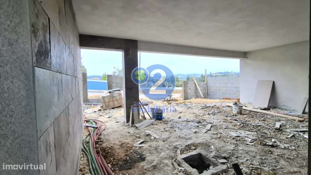 Moradia T3+1 em construção-5