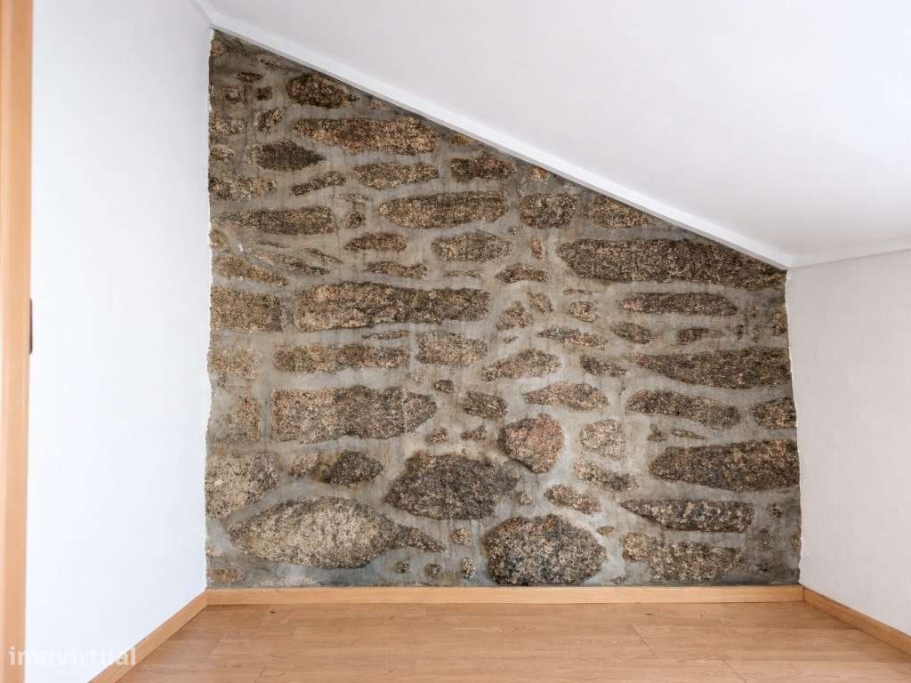 Muito Mais do Que Parece: Casa com traça tipicamente beirã. T1 com ...-14