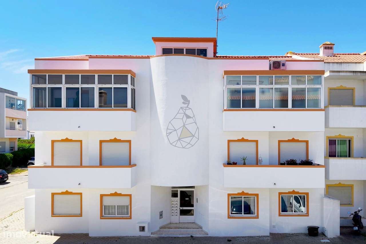 Apartamento com 2 Quartos  totalmente renovado e mobilado na Mexilhoei - Grande imagem: 2/47