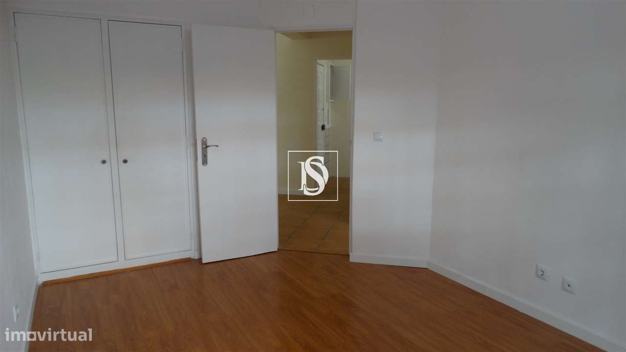 Apartamento T2 Venda na Tapada das Mercês-11