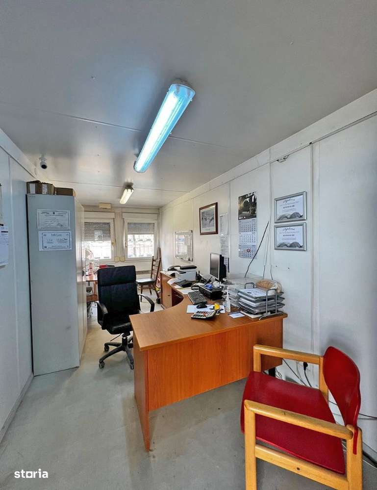 Teren industrial, betonat  si imprejmuit cu utilitati si vad comercial - Imagine principală: 5/5