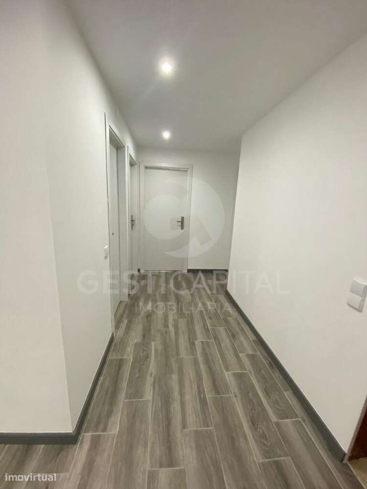 Apartamento T3 com lugar de garagem no centro do Marco de Canaveses-11