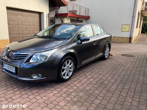 Toyota Avensis 2.0 D-4D Premium - 2