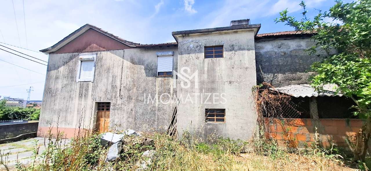 Moradia T3 isolada para reabilitação total - São Romão do Coronado-3