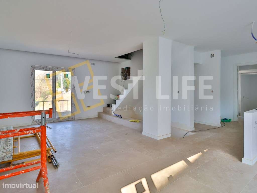 Moradia Independente T4 TOTALMENTE RENOVADA - Terraço e Logradouro ... - Grande imagem: 4/26