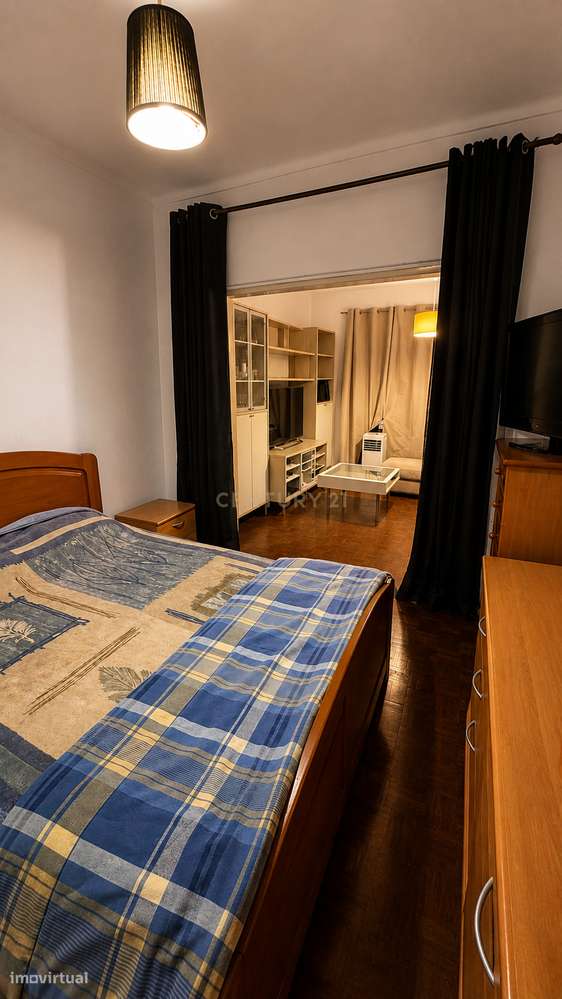 Prédio no Centro Histórico de Setúbal, Loja e 2 Habitações-13
