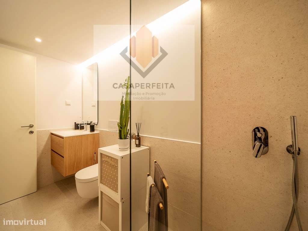 Fantástico T1 com Varanda Junto à Exponor - Leça da Palmeira-19