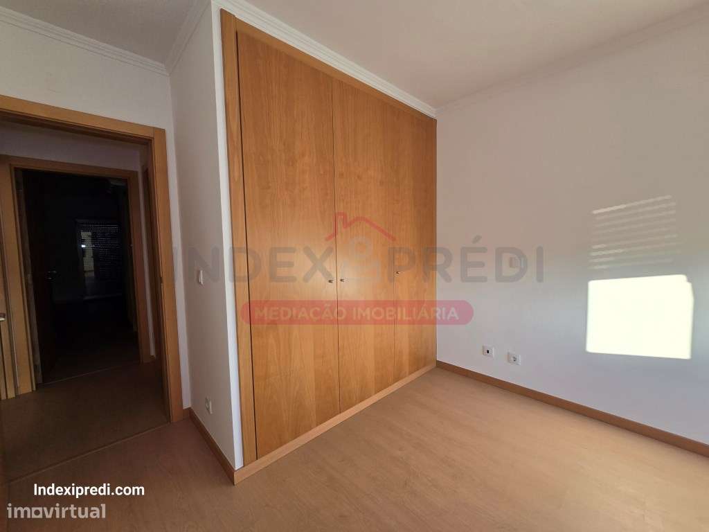 Apartamento T3 C/lugar de garagem de excelentes acabamentos-15