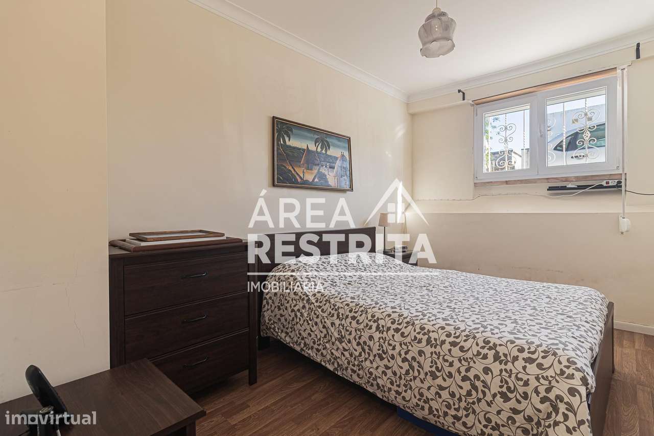 Apartamento T3 com Cave - Amadora-11