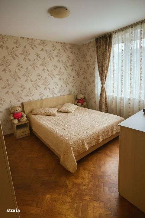 Apartament 3 camere decomandate zona Tractorul - Imagine principală: 2/5