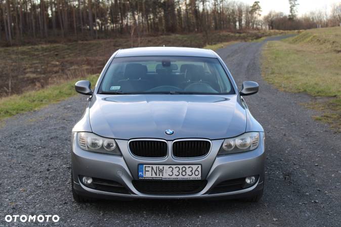 BMW Seria 3 318d - 1