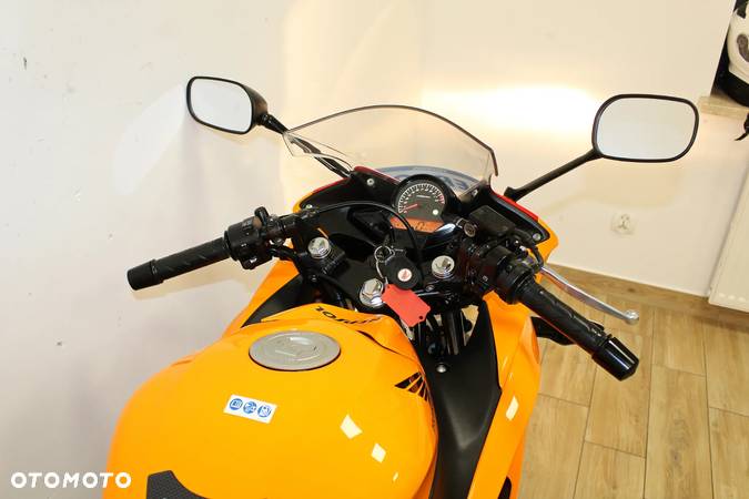 Honda CBR - 6