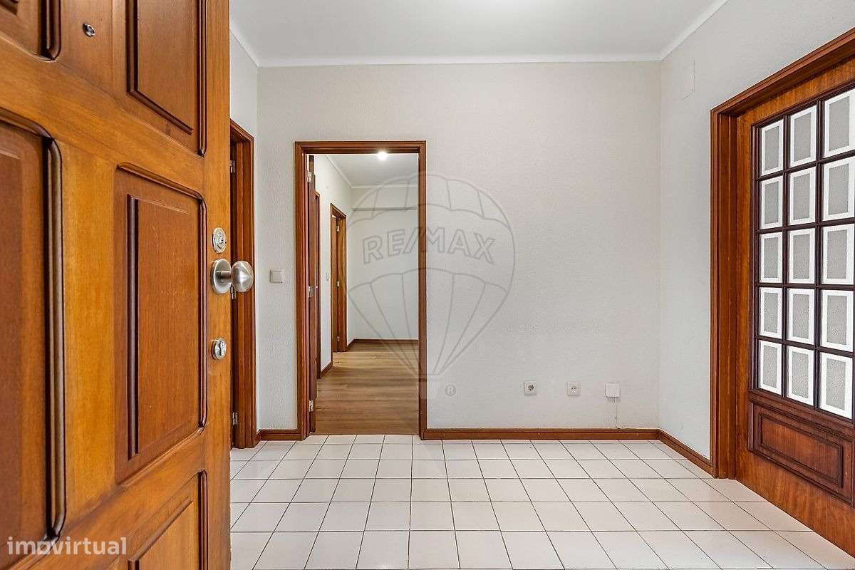 Apartamento T2+1 Renovado no Coração de Vila Nova de Famalicão-5