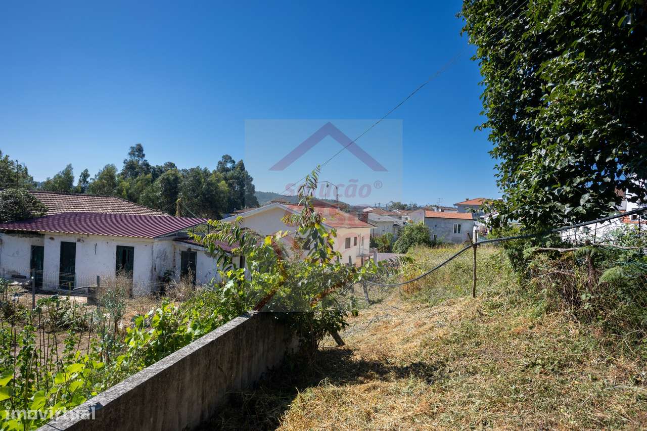 2 Moradias para restaurar, inseridas em um terreno de 2962m2, em Sandi-12