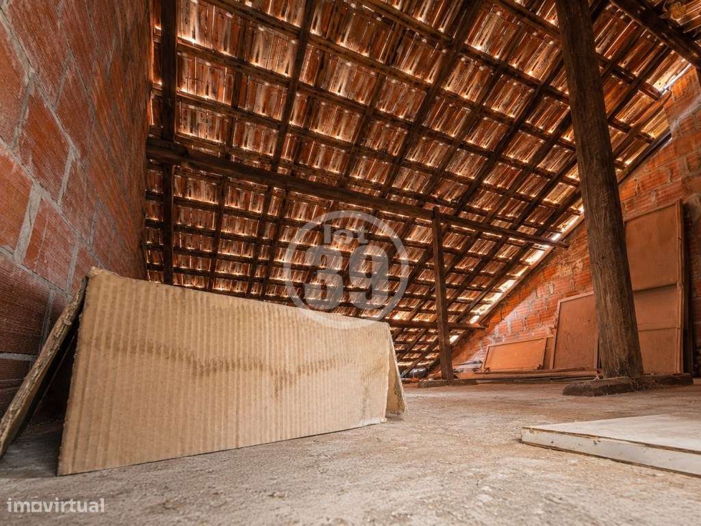 Apartamento com 4 quartos no ultimo andar e com um amplo sótão, sit...-30