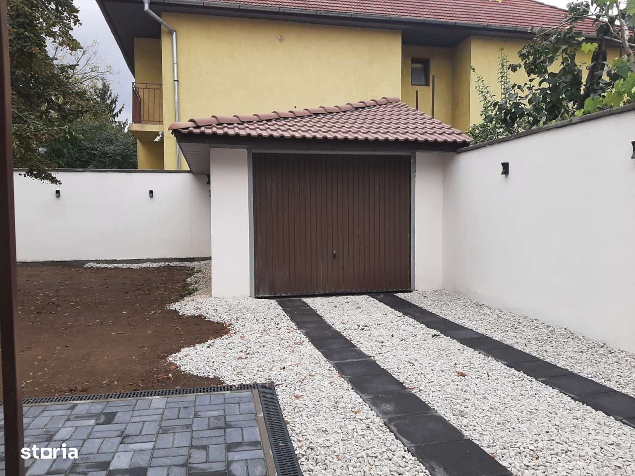 Casa de vanzare in Piata Abator-2